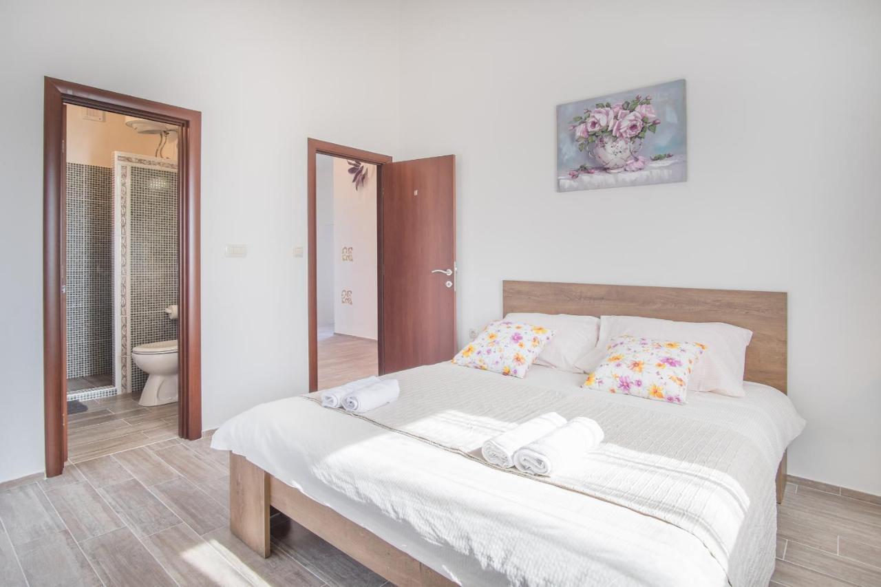 Villa Dijana East Linardici Экстерьер фото